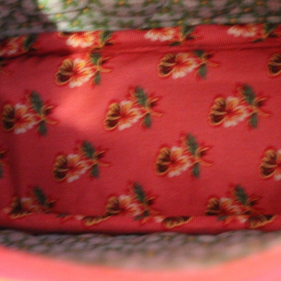 Vera Bradley Pink Pansy pattern purse - Picture 7 of 8